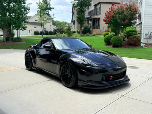 Used 2015 Nissan 370Z Touring Sport RWD image 1