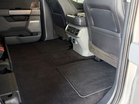 Used 2022 Ford F150 Lariat w/ Equipment Group 502A High image 16