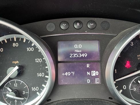 Used 2012 Mercedes-Benz R 350 4MATIC image 10