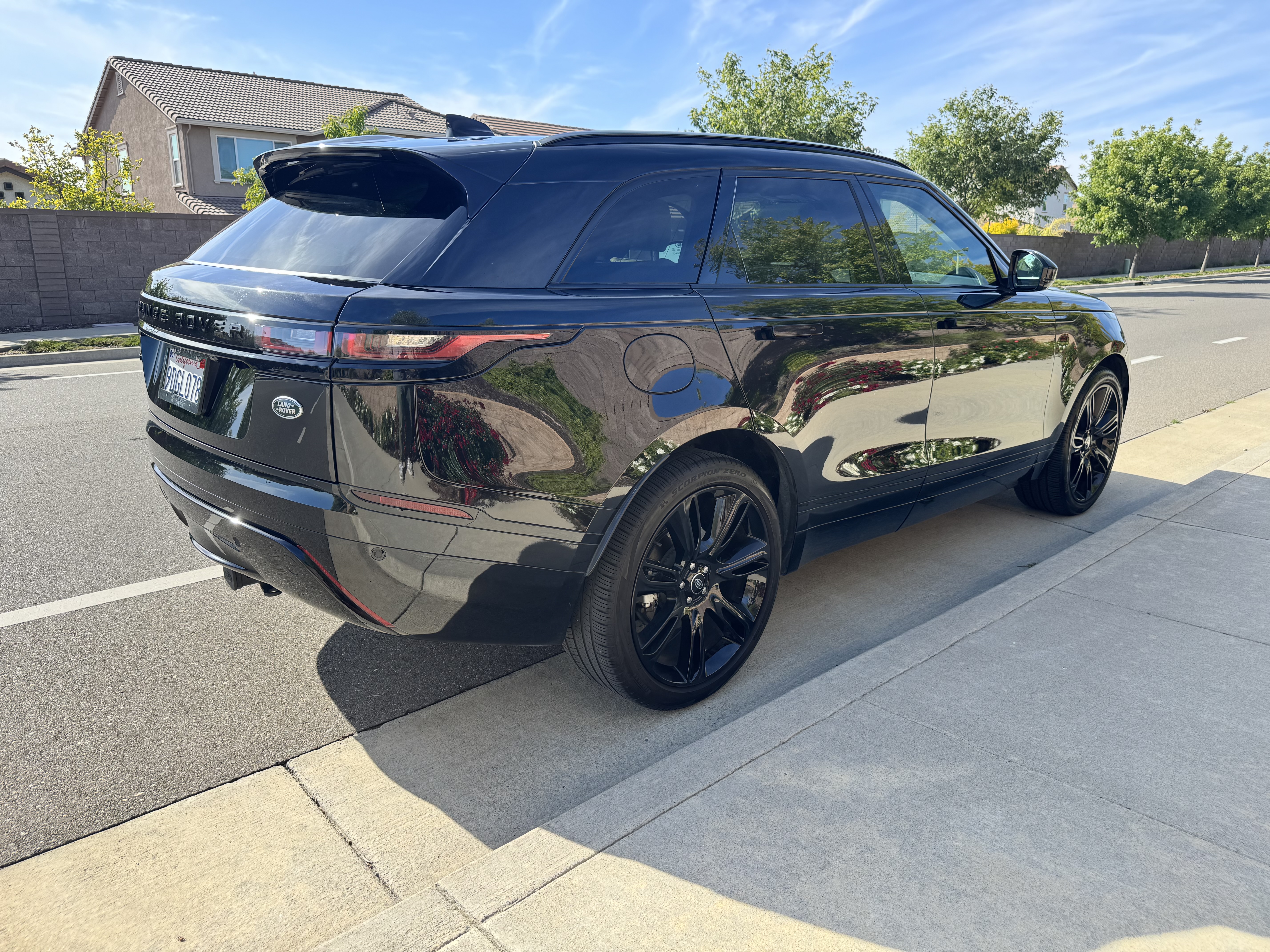 Used 2022 Land Rover Range Rover Velar R-Dynamic S AWD/4WD image 4