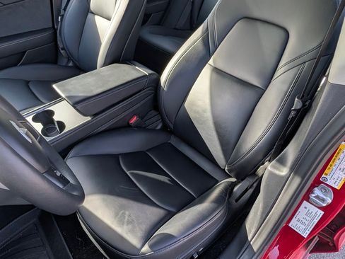 Used 2023 Tesla Model 3 Standard Range image 9