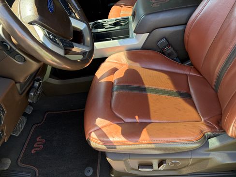 Used 2021 Ford F250 King Ranch w/ King Ranch Ultimate Package AWD/4WD image 11