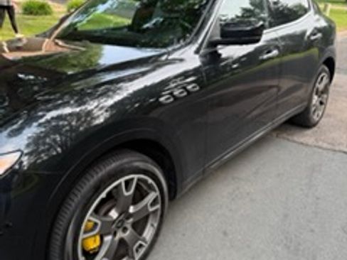 Used 2022 Maserati Levante GT image 11