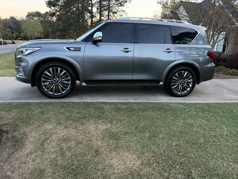 Used 2018 INFINITI QX80 Sport Utility 4D w/ Deluxe Technology Package image 1