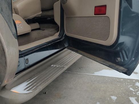 Used 2002 Ford Excursion XLT image 17