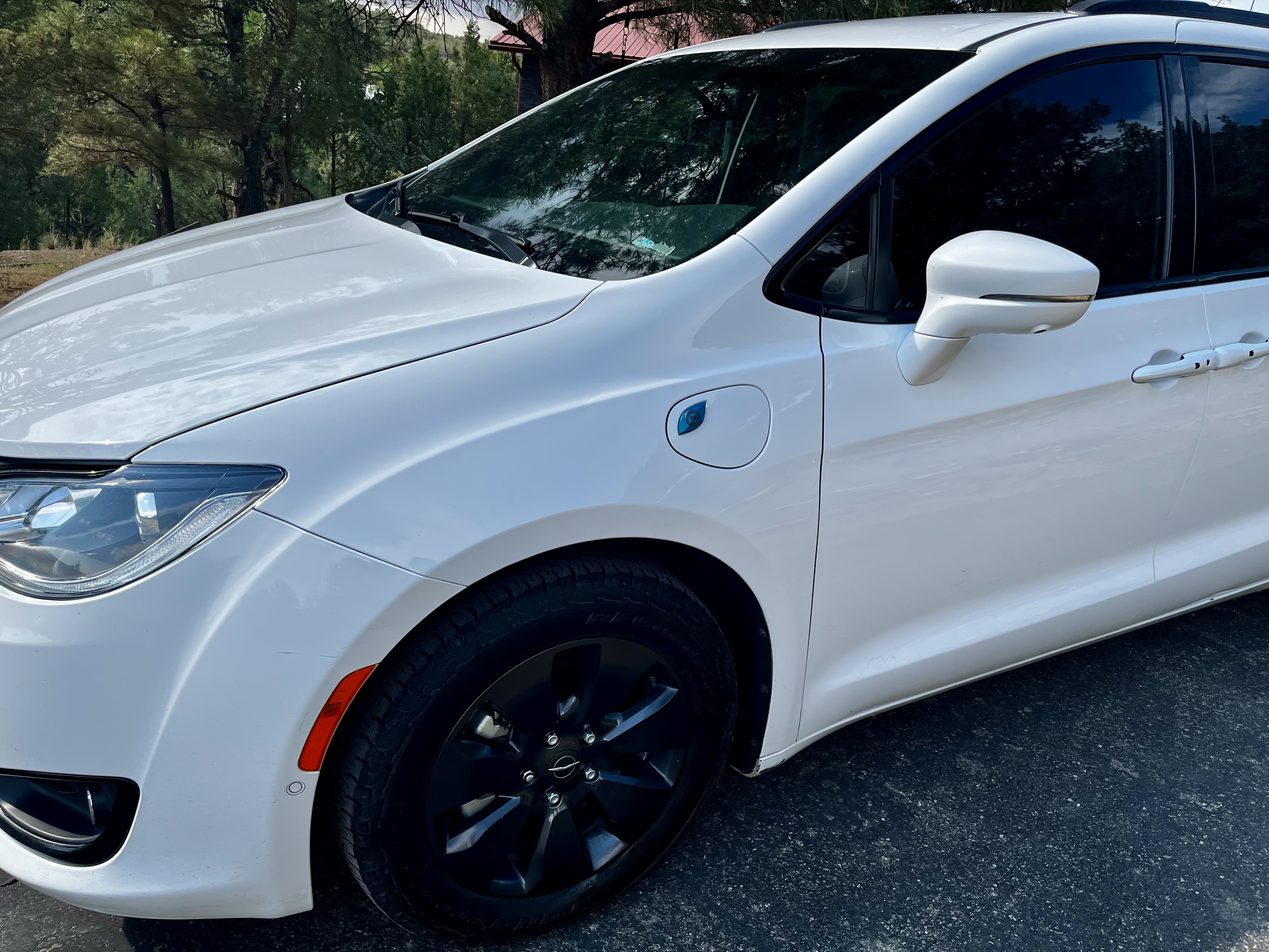 Used 2019 Chrysler Pacifica Limited w/ Advanced Safetytec Group FWD image 15