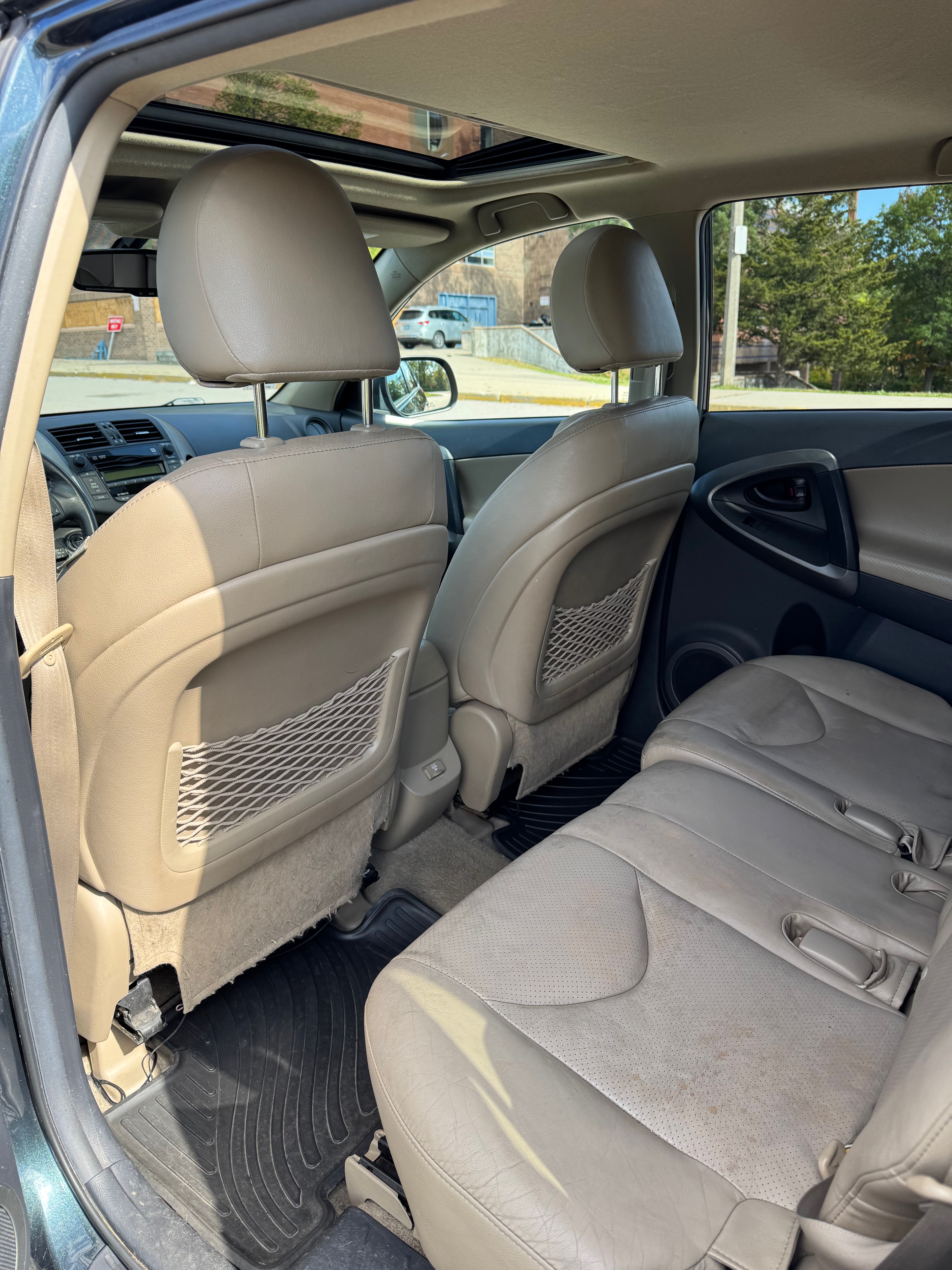 Used 2010 Toyota RAV4 Limited AWD/4WD image 19