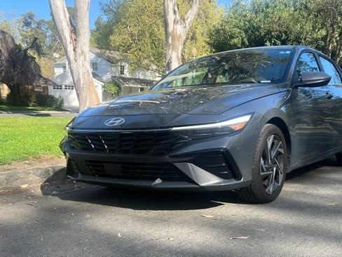 Used 2024 Hyundai Elantra SEL w/ Convenience Package image 1