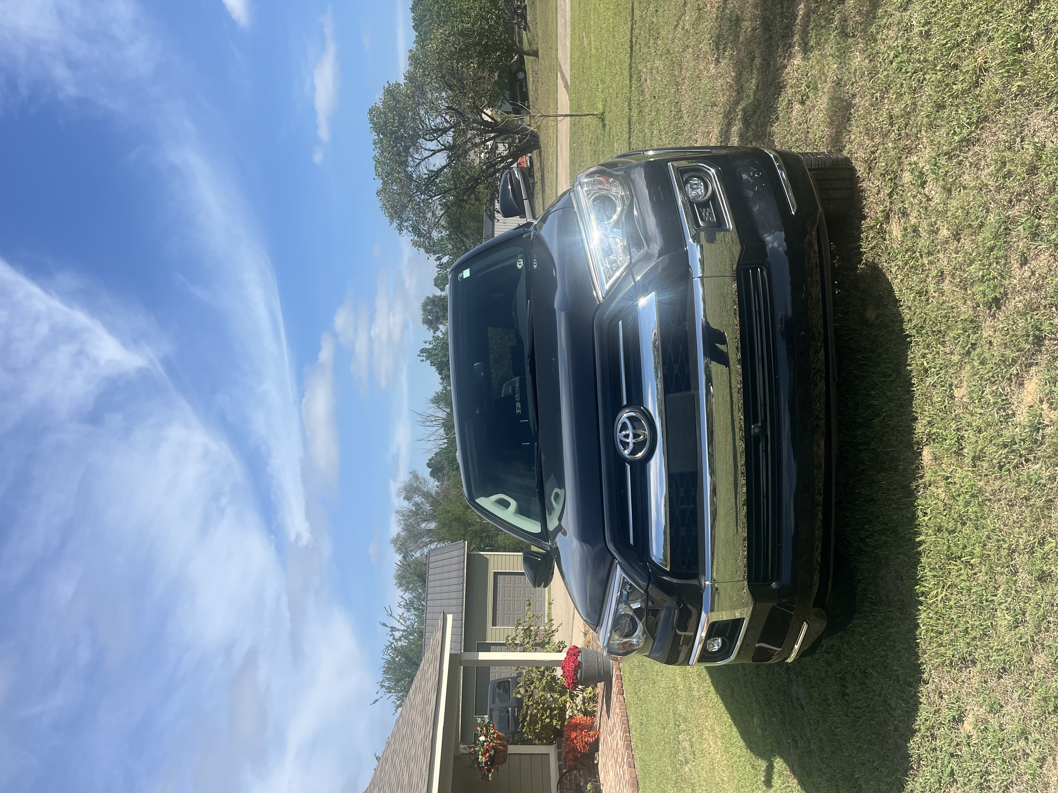 Used 2022 Toyota 4Runner Limited AWD/4WD image 4