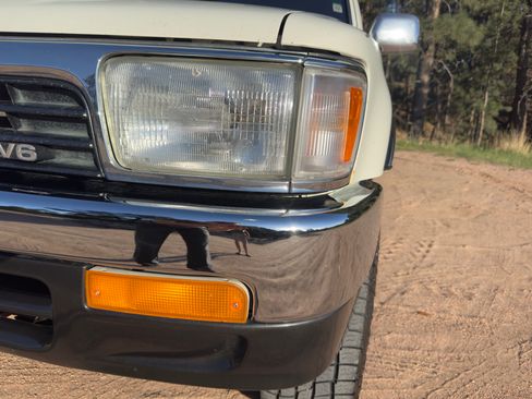 Used 1995 Toyota 4Runner SR5 AWD/4WD image 8