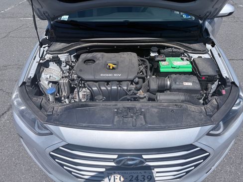 Used 2017 Hyundai Elantra SE FWD image 5