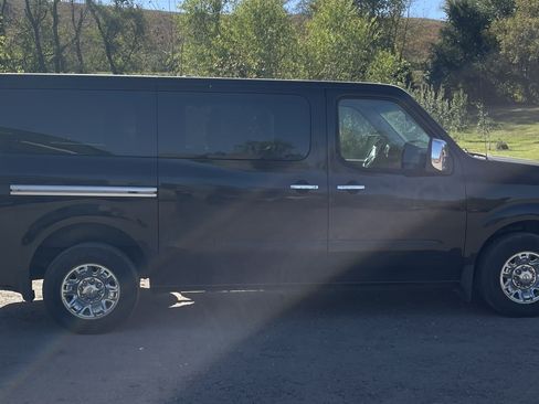 Used 2016 Nissan NV 3500 SL image 10