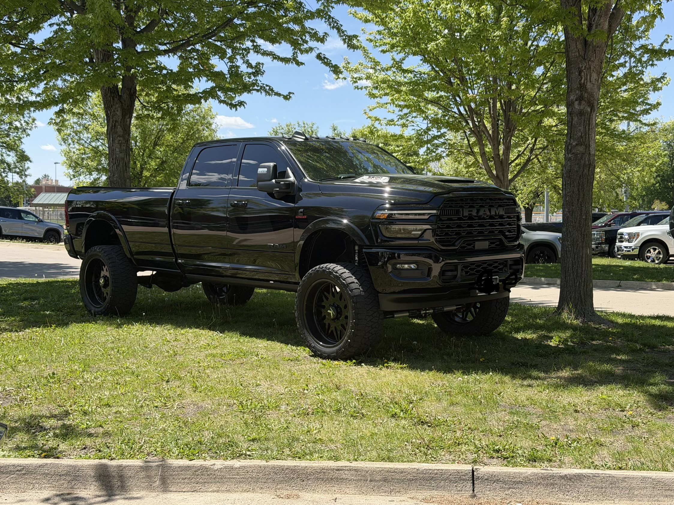 Used 2025 RAM 3500 Limited AWD/4WD image 18