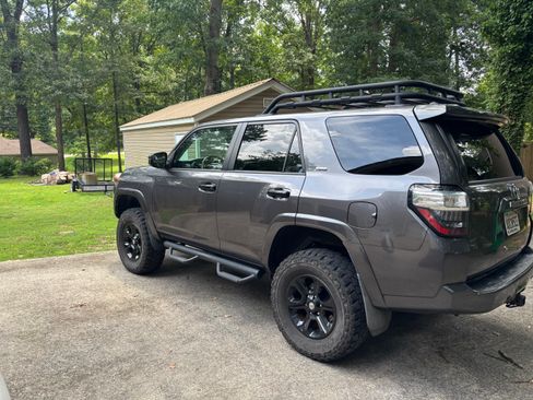 Used 2016 Toyota 4Runner 4WD image 4