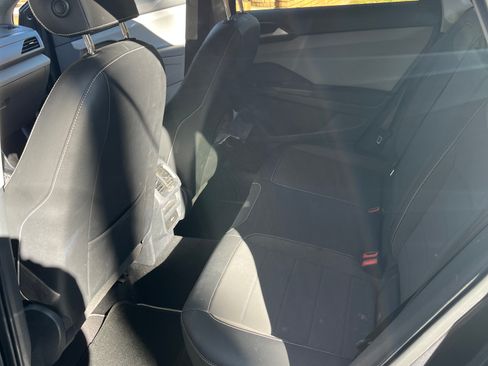 Used 2022 Volkswagen Taos SE w/ IQ.Drive SE Package image 1