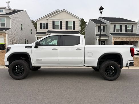 Used 2024 GMC Sierra 1500 Elevation image 2
