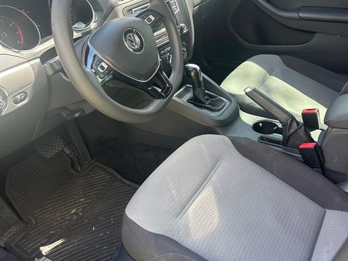 Used 2018 Volkswagen Jetta S w/ Cold Weather Package image 10