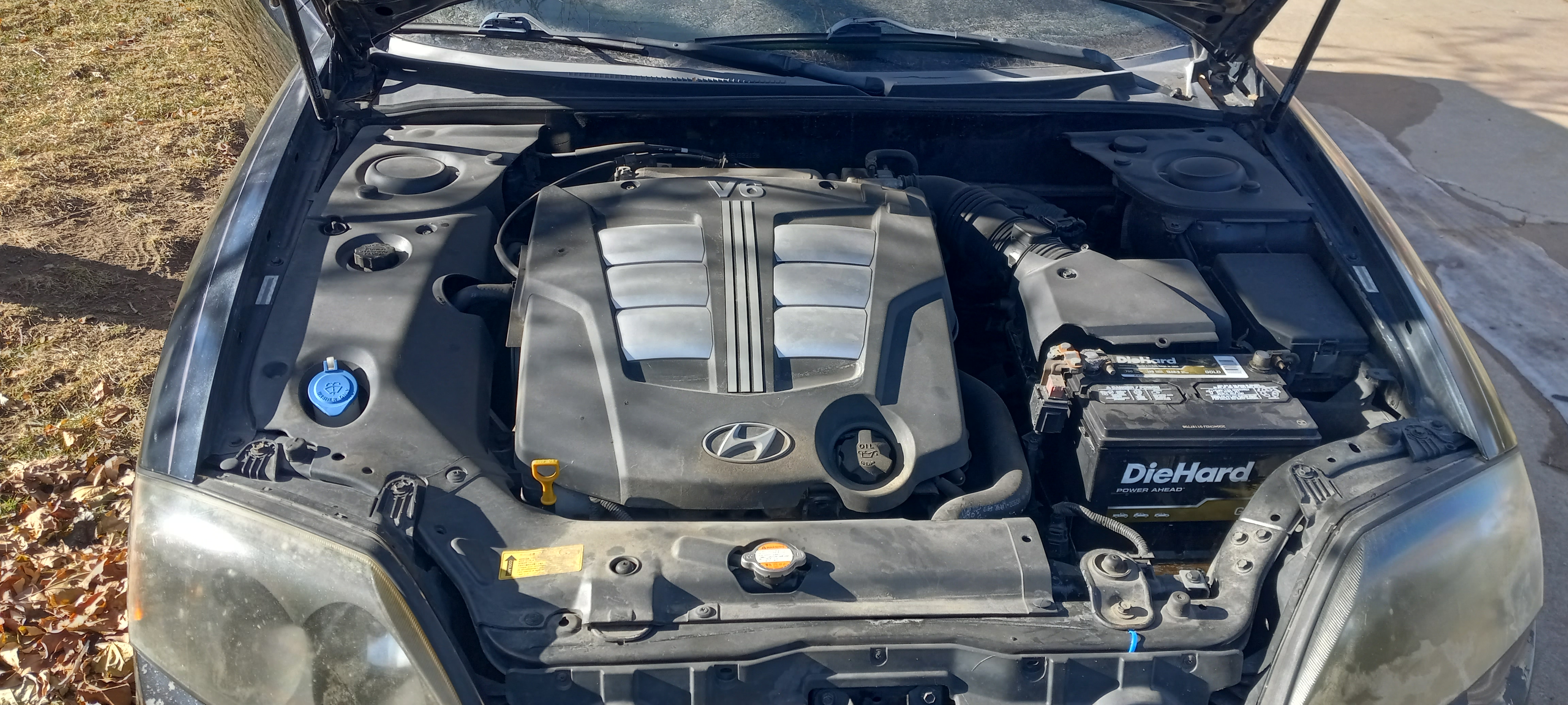 Used 2006 Hyundai Tiburon FWD image 2