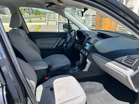 Used 2017 Subaru Forester 2.5i w/ Alloy Wheel Package AWD/4WD image 4