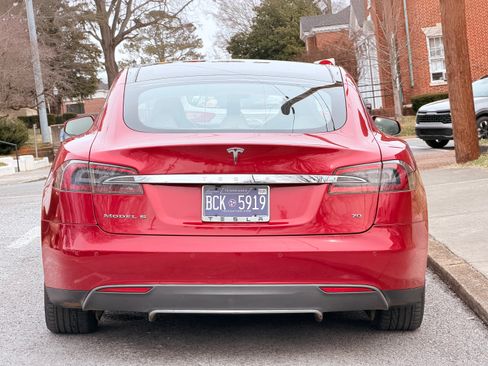 Used 2013 Tesla Model S image 2
