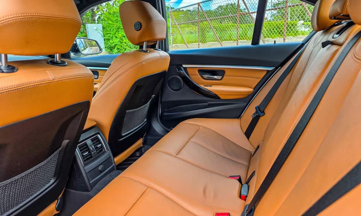 Used 2018 BMW 330i Sedan w/ Premium Package RWD image 13