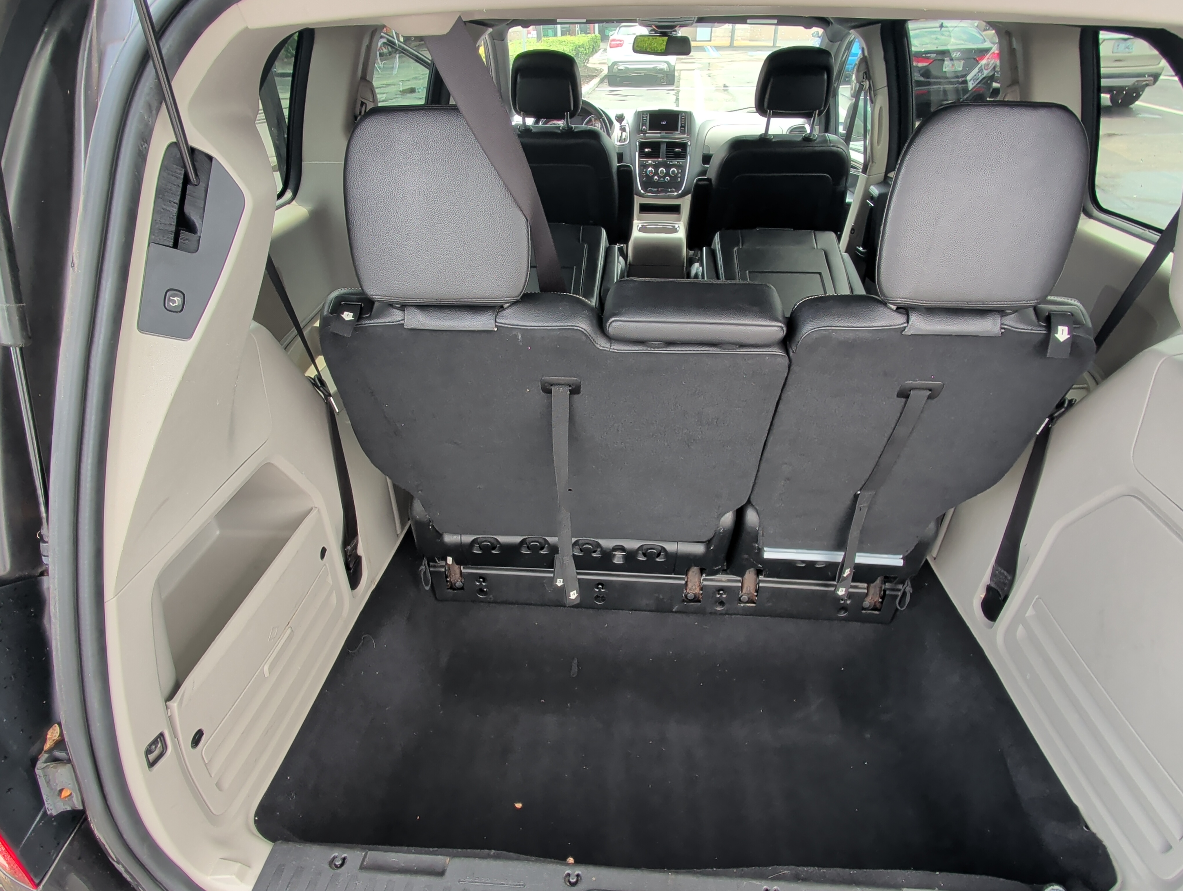 Used 2019 Dodge Grand Caravan SXT FWD image 18