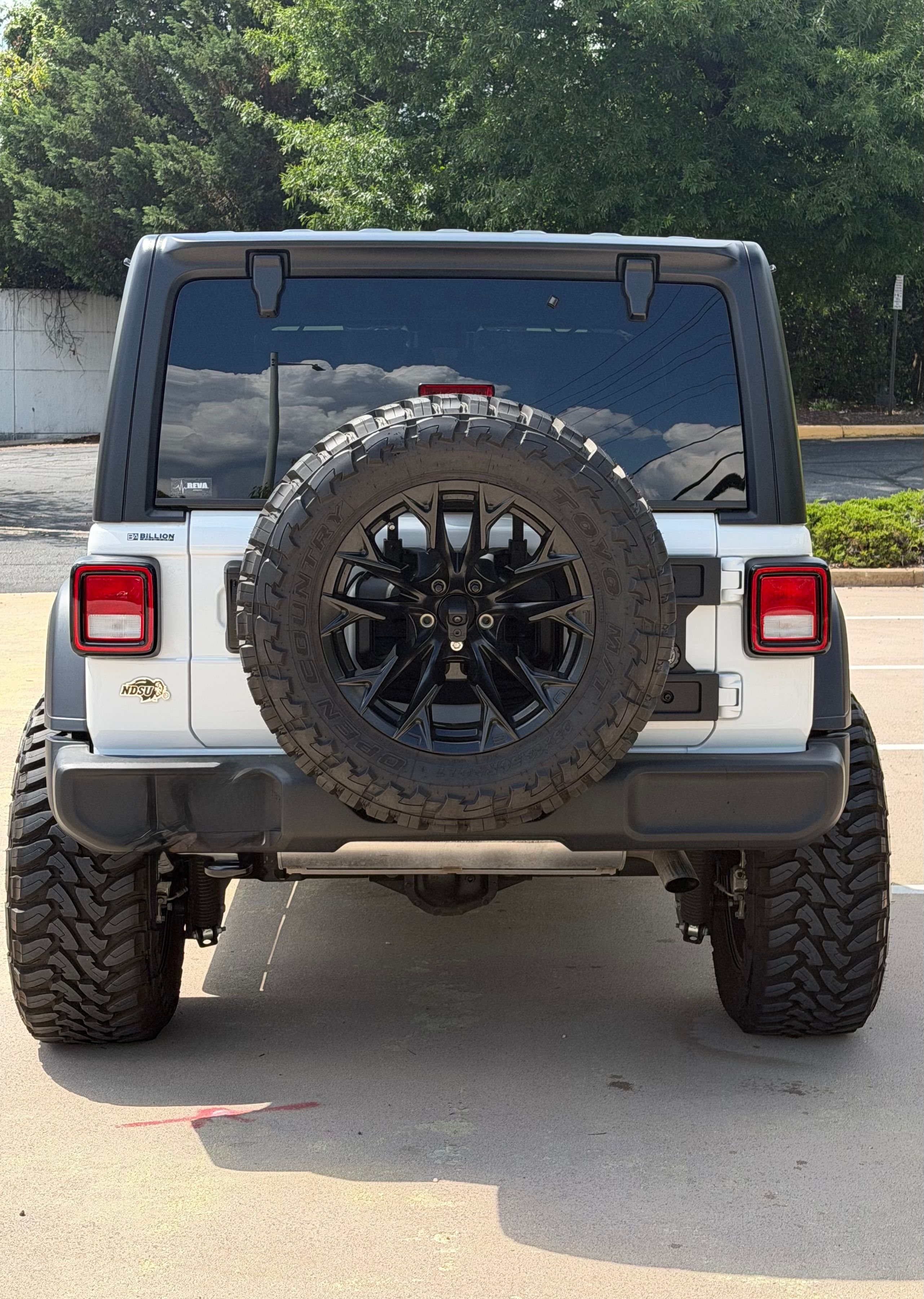 Used 2025 Jeep Wrangler Unlimited Sport AWD/4WD image 4