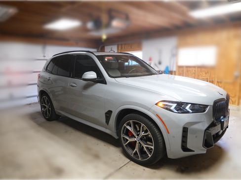 Used 2024 BMW X5 xDrive50e w/ Executive Package image 5