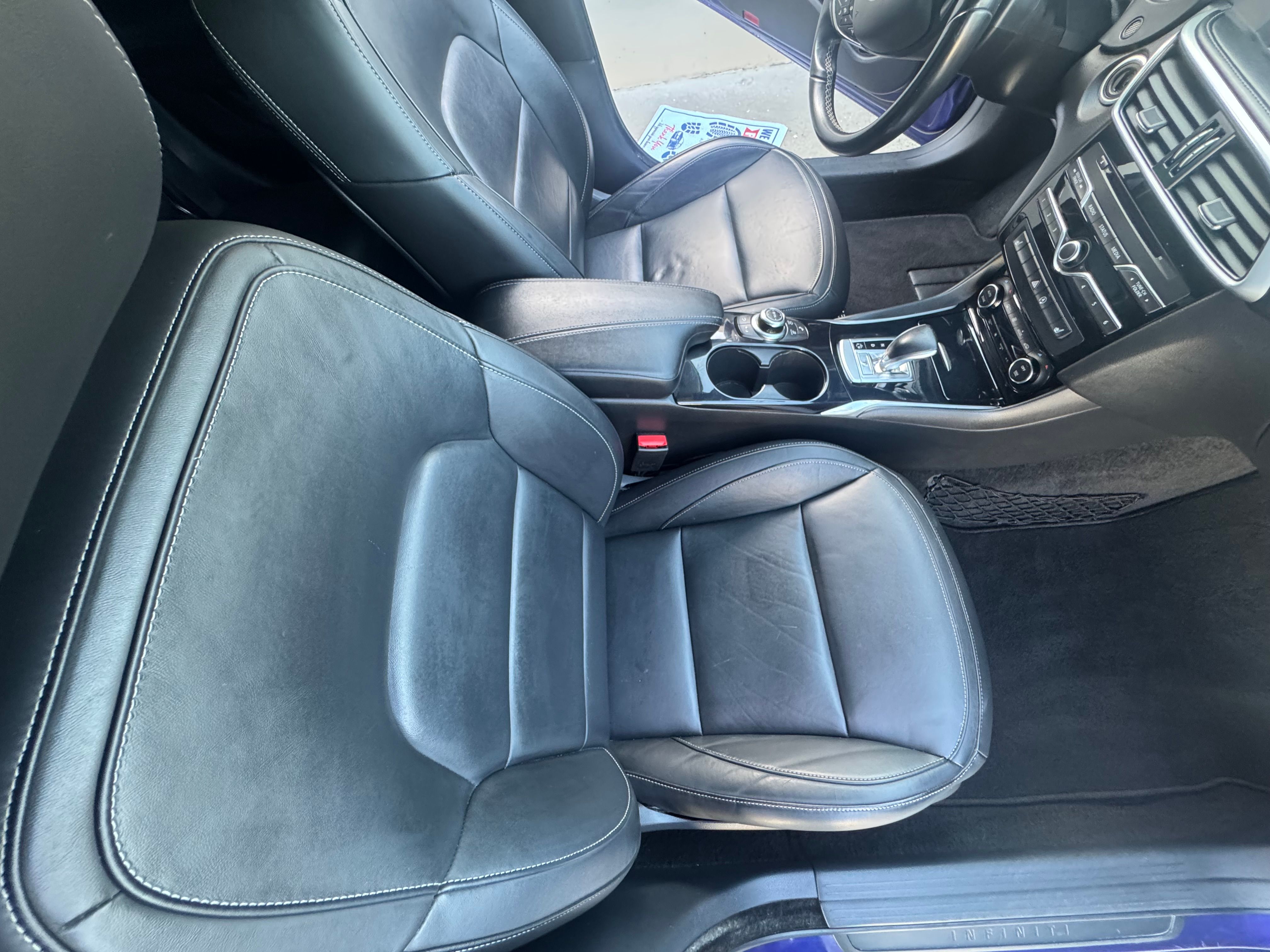 Used 2017 INFINITI QX30 FWD image 10