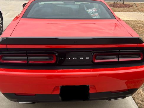 Used 2023 Dodge Challenger SXT image 8