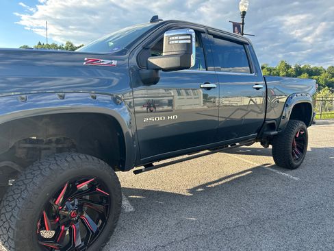 Used 2020 Chevrolet Silverado 2500 LTZ w/ LTZ Premium Package AWD/4WD image 8