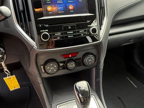 Used 2019 Subaru Crosstrek 2.0i Premium AWD/4WD image 6