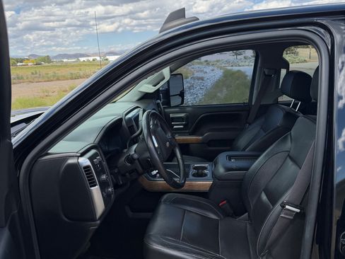 Used 2017 Chevrolet Silverado 1500 LTZ w/ LTZ Plus Package AWD/4WD image 11