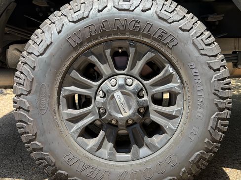 Used 2022 Ford F250 Lariat w/ Tremor Off-Road Package AWD/4WD image 18