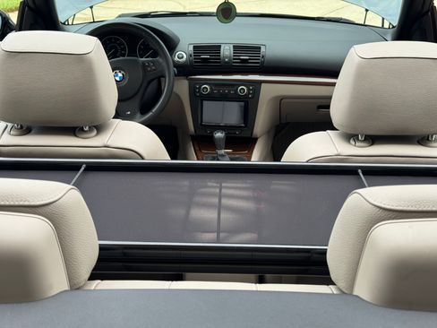 Used 2008 BMW 135i Convertible RWD image 19