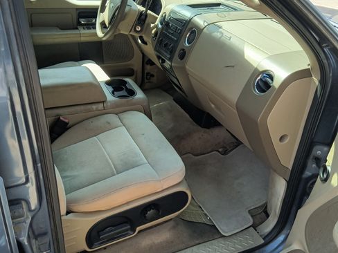 Used 2005 Ford F150 XLT image 11