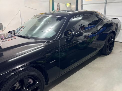 Used 2017 Dodge Challenger R/T image 2