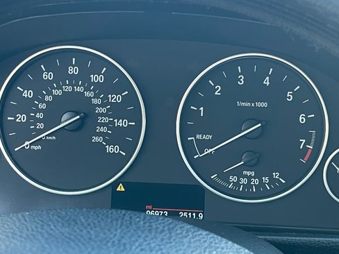 Used 2014 BMW 320i Sedan w/ Driver Assistance Package RWD image 17
