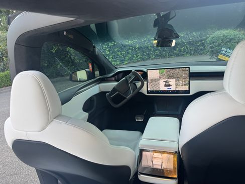 Used 2022 Tesla Model X AWD/4WD image 9