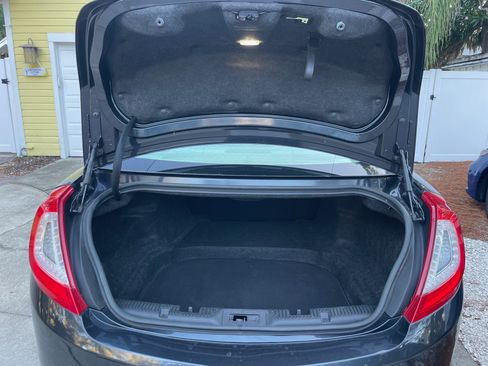 Used 2013 Lincoln MKS image 13