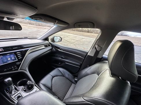 Used 2018 Toyota Camry SE w/ Protection Package (Q2) image 6