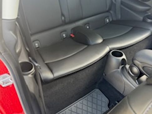 Used 2018 MINI Cooper S image 12