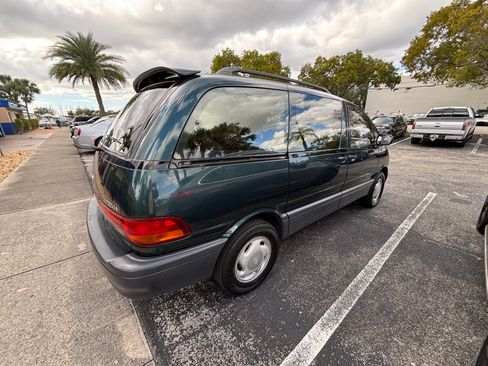 Used 1997 Toyota Previa LE image 13