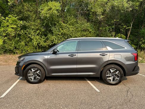 Used 2023 Kia Sorento EX FWD image 1