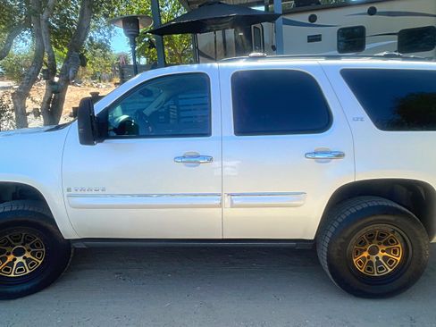Used 2008 Chevrolet Tahoe LTZ w/ LTZ Preferred Equipment Group AWD/4WD image 1