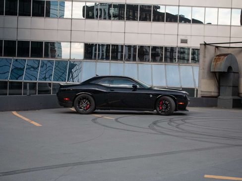 Used 2023 Dodge Challenger SRT Hellcat RWD image 4