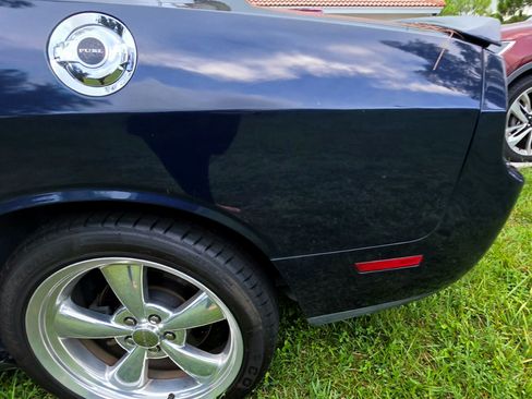 Used 2012 Dodge Challenger R/T RWD image 6