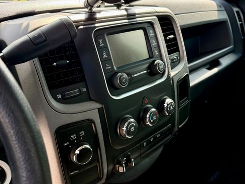 Used 2016 RAM 2500 Tradesman w/ Chrome Appearance Group image 9