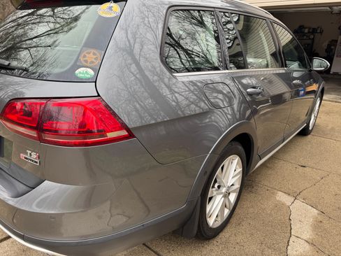 Used 2017 Volkswagen Golf Alltrack SE image 17