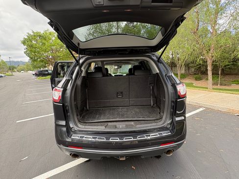 Used 2014 Chevrolet Traverse LTZ image 9